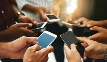 سرانه خرید تلفن‌ همراه در ایران از کل دنیا بیشتر است!