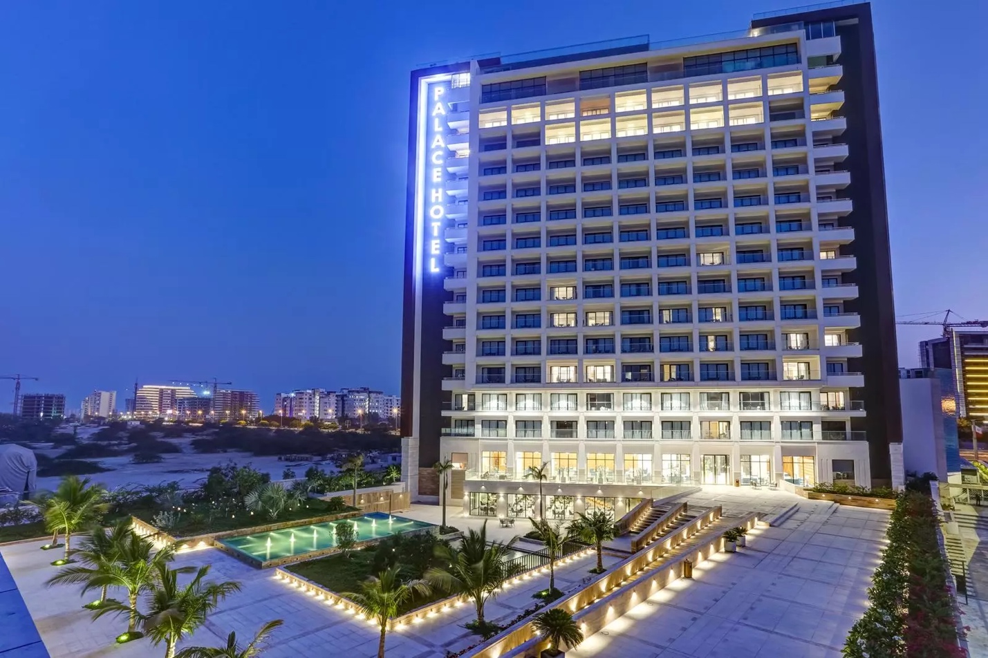 اقامت در هتل پالاس کیش، ارزش هزینه آن را دارد؟