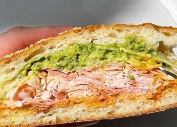 ساندویچ مرغ سرد