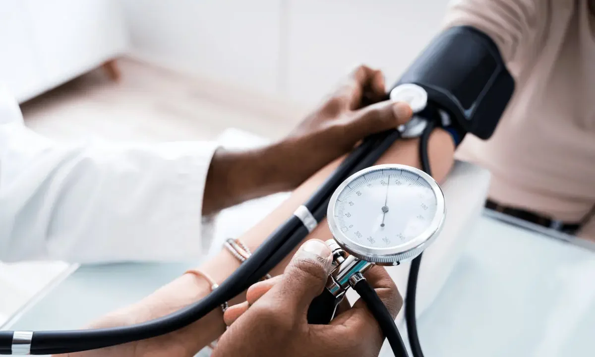 فشار خون بالا؛ علت، درمان و پیشگیری طبیعی