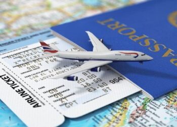 آیا نوسان لحظه‌ ای نرخ ارز تأثیری بر قیمت هواپیما دارد؟