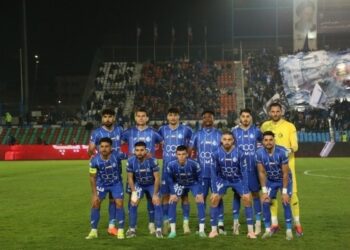 استقلال در آستانه پاکسازی خارجی‌ها