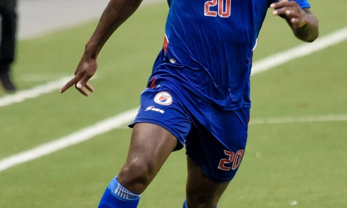 امضای قرارداد نازون پیش از انجام تست پزشکی/نازون مشکل قلبی داشت