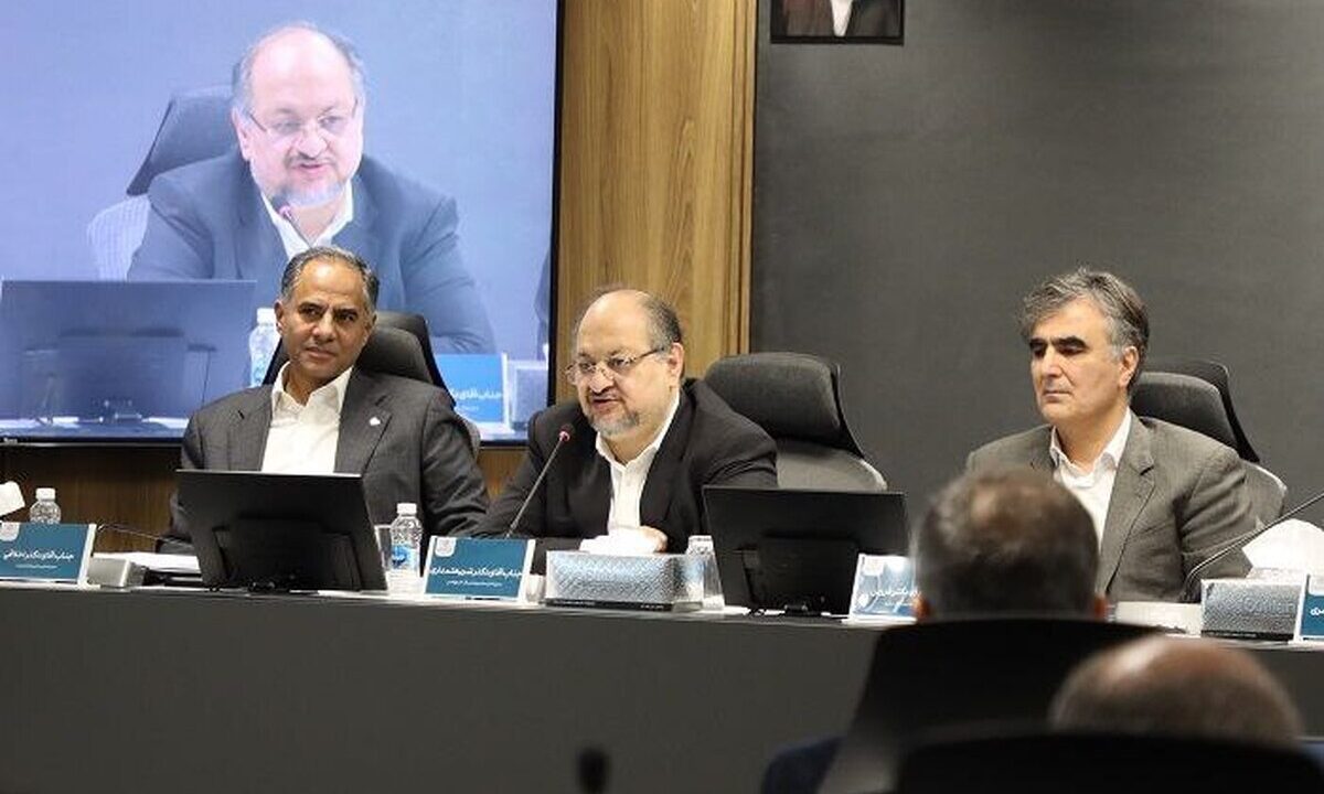 بانک مرکزی مسیر تأمین مالی پتروشیمیها را نیز هموار کرد/ اوراق یک میلیارد و ۵۰ میلیون دلاری برای ۶ پروژه مهم پتروشیمی کشور بانک مرکزی مسیر تأمین مالی پتروشیمیها را نیز هموار کرد/ اوراق یک میلیارد و ۵۰ میلیون دلاری برای ۶ پروژه مهم پتروشیمی کشور