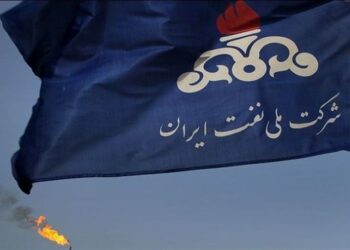 تحقق مشارکت مردم در اقتصاد با فروش سهام شرکت ملی نفت در بورس
