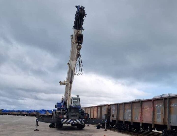 تخلیه نخستین محموله سیمان نیزار قم در بندر کاسپین آغاز شد تخلیه نخستین محموله سیمان نیزار قم در بندر کاسپین آغاز شد