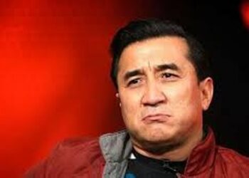 خداداد عزیزی ۵۱ میلیون تومان جریمه شد