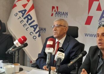 دولت منتظر تغییر سالیانه حداقل دستمزدها نباشد؛ حقوق پایه حداقل ۳۰۰ دلار/ بانک های بی رحم