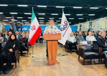 زرندی: انتقال آب از دریا بار صنعت را از دوش زایندهرود برداشت زرندی: انتقال آب از دریا بار صنعت را از دوش زایندهرود برداشت