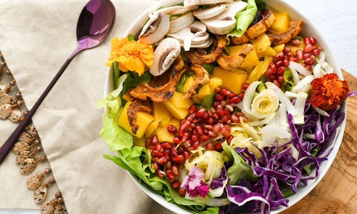سالاد‌های رنگارنگ و خوش‌طعم ویژه شب یلدا به کمترین مواد غذایی