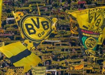 سکو‌های زردِ آلمان، شلوغ‌تر از همیشه/ دورتموند اول اروپا شد