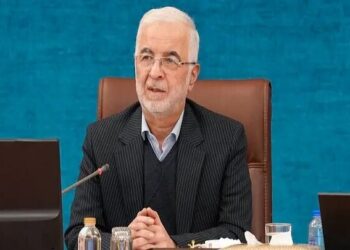 مومنی: عمر شهرداران شهرهای بالای ۲۰۰ هزار نفر کمتر از دو سال است