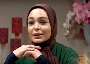 ژست هنری ارغوان سریال دلدادگان با پوشش پاییزی+ عکس ژست هنری ارغوان سریال دلدادگان با پوشش پاییزی+ عکس