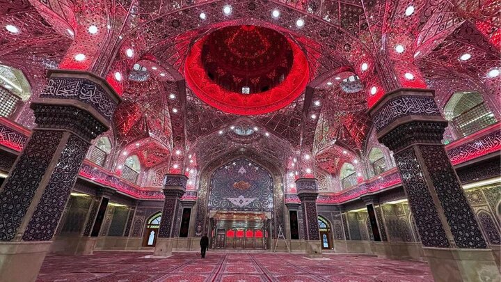 تصاویری از باز شدن درهای تل زینبیه به روی عزاداران حضرت زینب تصاویری از باز شدن درهای تل زینبیه به روی عزاداران حضرت زینب