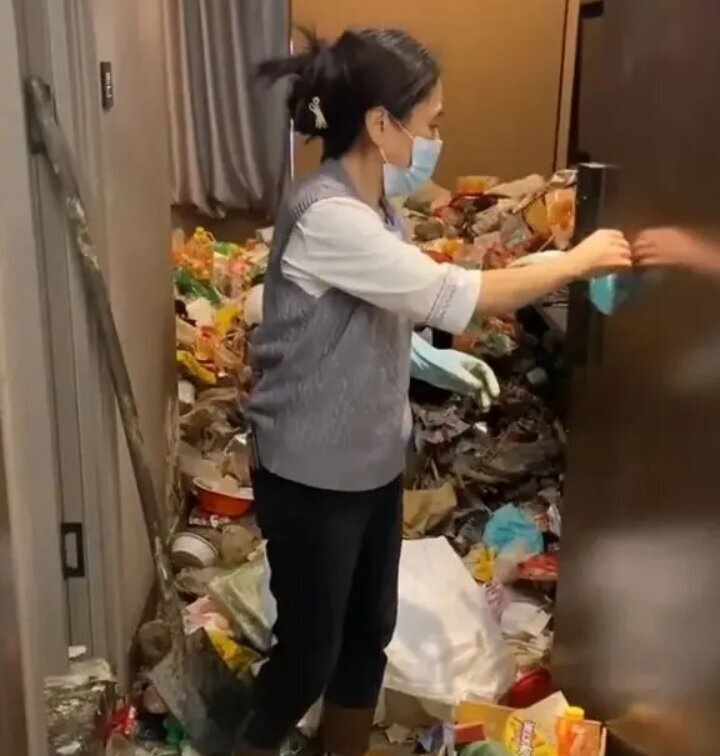 تصاویری عجیب از اتاق یک گیمر چینی در هتل + عکس