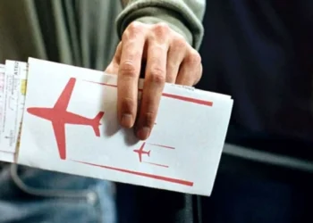 دلار قیمت بلیت هواپیما را گران کرد