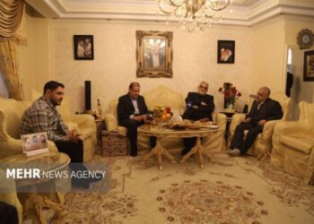 دیدار اعضای کمیسیون امنیت ملی مجلس با خانواده ی شهید شکست حصر یمن