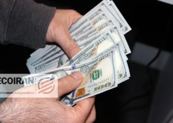 قیمت دلار امروز چهارشنبه 8بهمن/ دلار 153هزار تومانی شد + جدول