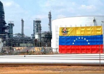 ونزوئلا: مذاکره برای فروش نفت به آمریکا در حال پیشرفت است