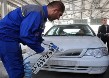 پلاک‌های «ایران ۷۰» رسماً وارد تهران شدند؛ شماره‌گذاری خودروها به حالت عادی بازگشت