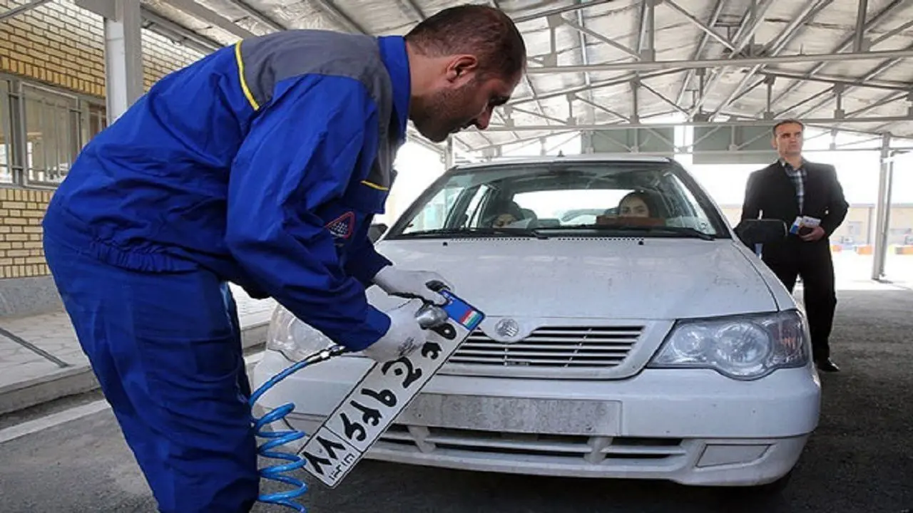 پلاکهای «ایران ۷۰» رسماً وارد تهران شدند؛ شمارهگذاری خودروها به حالت عادی بازگشت پلاکهای «ایران ۷۰» رسماً وارد تهران شدند؛ شمارهگذاری خودروها به حالت عادی بازگشت