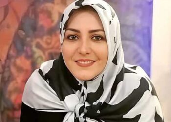 ژست دیدنی المیرا شریفی‌مقدم در کنار یک شتر+ عکس