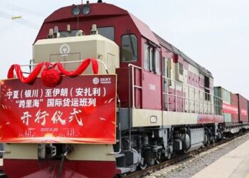 گنجی که با قطارهای چینی و روسی به ایران می‌آید