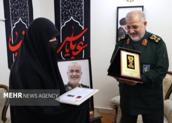 تجلیل فرمانده کل سپاه از شهید حسین سلامی و اعطای درجه سپهبدی