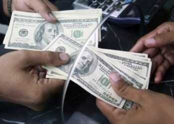 سبقت عرضه از تقاضا در بازار؛ چرا ارز آزاد و رسمی دو قطب مخالف آهن ربا شده اند؟