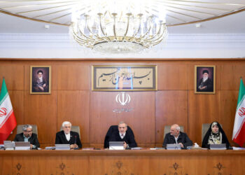 عیدی کارکنان دولت ۱۰ میلیون تومان شد