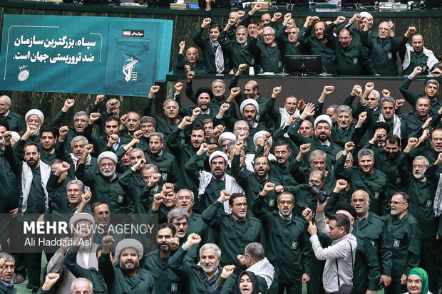 مجلس در کنار سپاه؛ پیام قاطع نمایندگان به دشمنان ایران