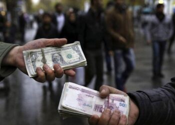 نرخ واقعی طلا و ارز در بلاتکلیفی | دلار ۱۶۳ هزار تومانی با اقتصاد کشور سازگاری ندارد