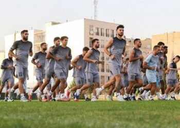 استقلالیها از تهران خارج میشوند / زمان ازسرگیری مسابقات فوتبال مشخص نیست استقلالیها از تهران خارج میشوند / زمان ازسرگیری مسابقات فوتبال مشخص نیست