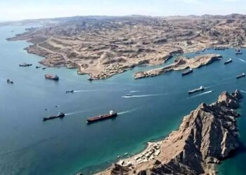 آخرین وضعیت محاصره دریایی و کشتیرانی در تنگه هرمز/ بلومبرگ گزارش کرد