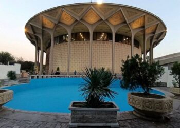 آغاز سال تئاتری ۱۴۰۵ با بیش از ۱۱ اثر؛ نمایشی درباره برده‌داری اجرا شد