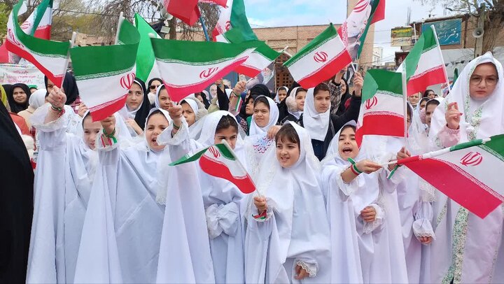 اجتماع بزرگ دختران ایراندخت شهرستان نمین