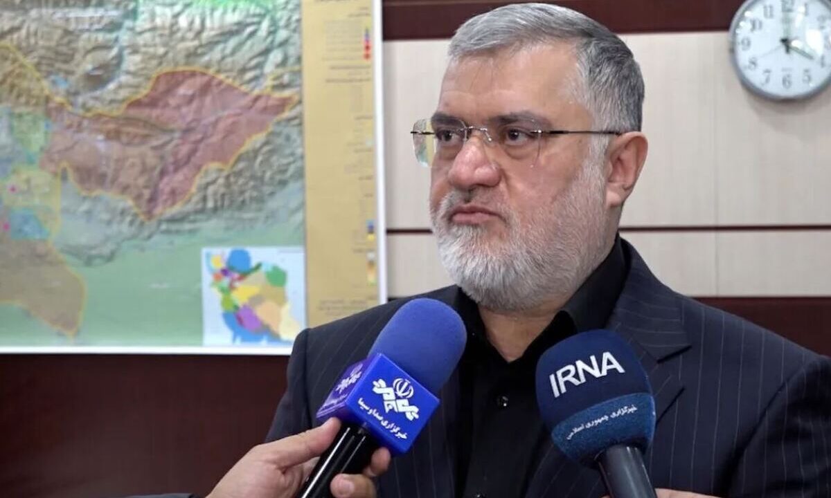 استاندار تهران: کشور با جنگ تحمیلی اقتصادی مواجه است