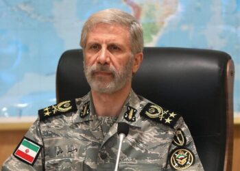 امیر حاتمی: وحدت ارتش و سپاه، سرمایه‌ای مهم برای تثبیت امنیت ملی است