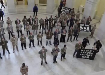 بازداشت ده‌ها کهنه سرباز آمریکایی معترض به جنگ با ایران