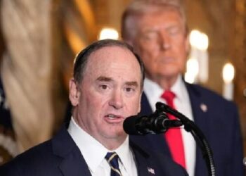 بحران در «نیروی دریایی» آمریکا/ وزیر آمریکایی سریعا کنار می‌رود