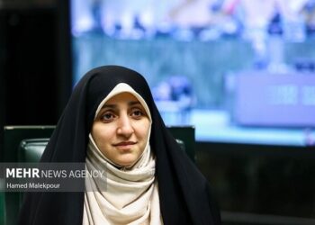 بهروزآذر: اینترنت طبقاتی یا پرو مغایر با سیاست‌های دولت چهاردهم است