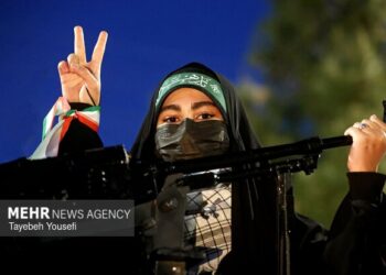 بیعت دختران جان فدای مینودشت با رهبر معظم انقلاب