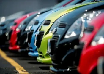 ترخیص بیش از ۷۰۰۰ خودروی وارداتی طی جنگ/ اطلاعیه مهم استانداری هرمزگان