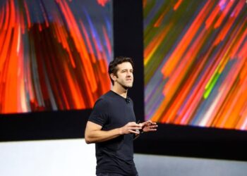 جانشین تیم کوک در اپل معرفی شد