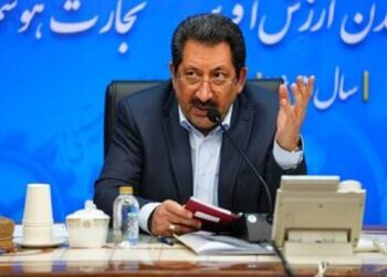 خبر مهم وزیر صمت برای بازار خودرو / هرگز اجازه نمی‌دهیم اقتصاد کشور قفل شود