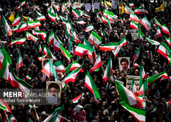 دختران جان‌فدای ایران؛ از رزمایش اقتدار تا خط‌ونشان برای دشمنان