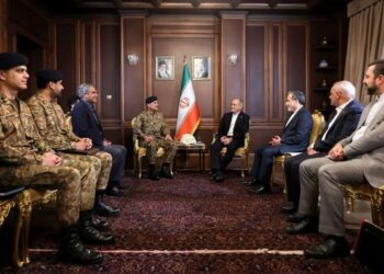 دیدار فرمانده ارتش پاکستان با رئیس جمهور