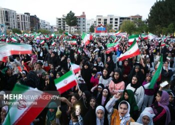 رفیعی: ایستادگی مردم قواعد نظامی و سیاسی دنیا را تغییر داد