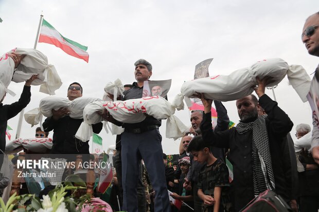 روز دختر و جای خالی لبخندهای میناب