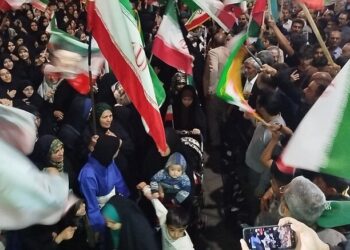 رژه کالسکه سواران در اجتماعات مردمی در بردسکن 